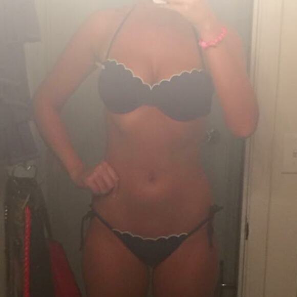 ❗️$5 CLEARANCE ❗️RARE Top shop scallop navy blue bikini HTF size 4 & 12 - Picture 6 of 8